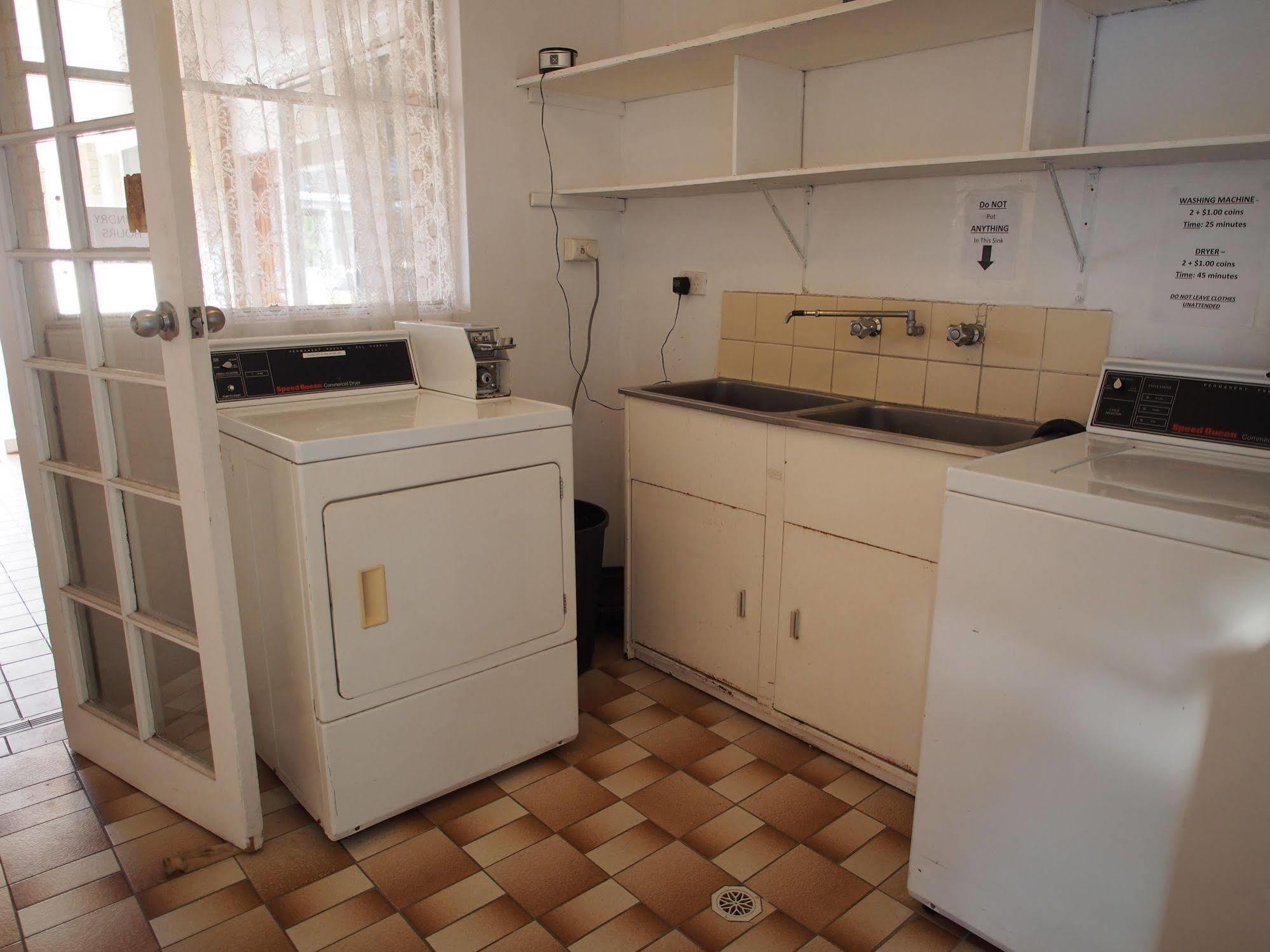 Windmill Motel Вуллонгонг Екстер'єр фото